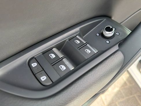 Used 2023 Audi Q5 2.0T Premium w/ Convenience Package image 11