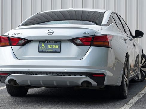 Used 2022 Nissan Altima 2.5 SV FWD image 4
