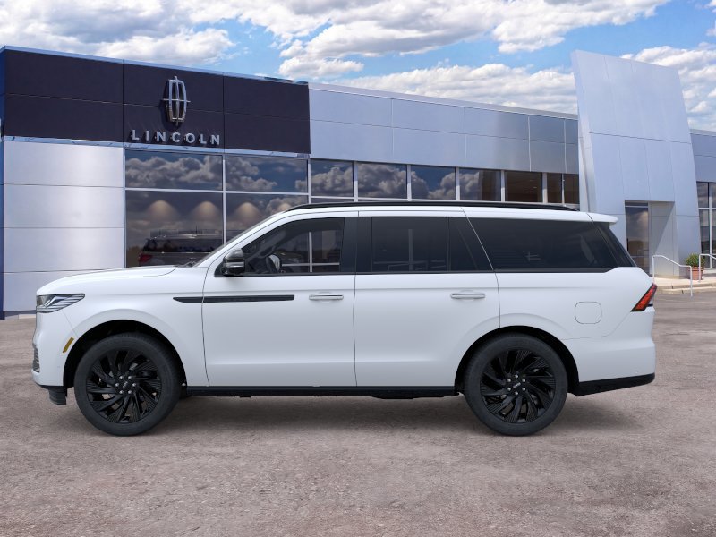 New 2026 Lincoln Navigator Reserve w/ Jet Appearance Package AWD/4WD image 3