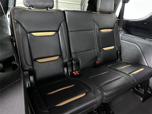Used 2024 GMC Yukon AT4 w/ Technology Package image 28