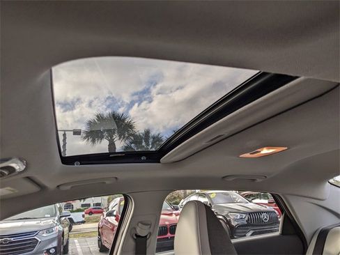 Used 2025 Hyundai Elantra Limited image 17