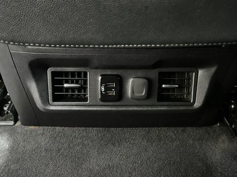Used 2021 Chevrolet Silverado 1500 LT RWD image 17