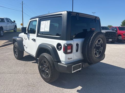 Used 2025 Jeep Wrangler Sport AWD/4WD image 4