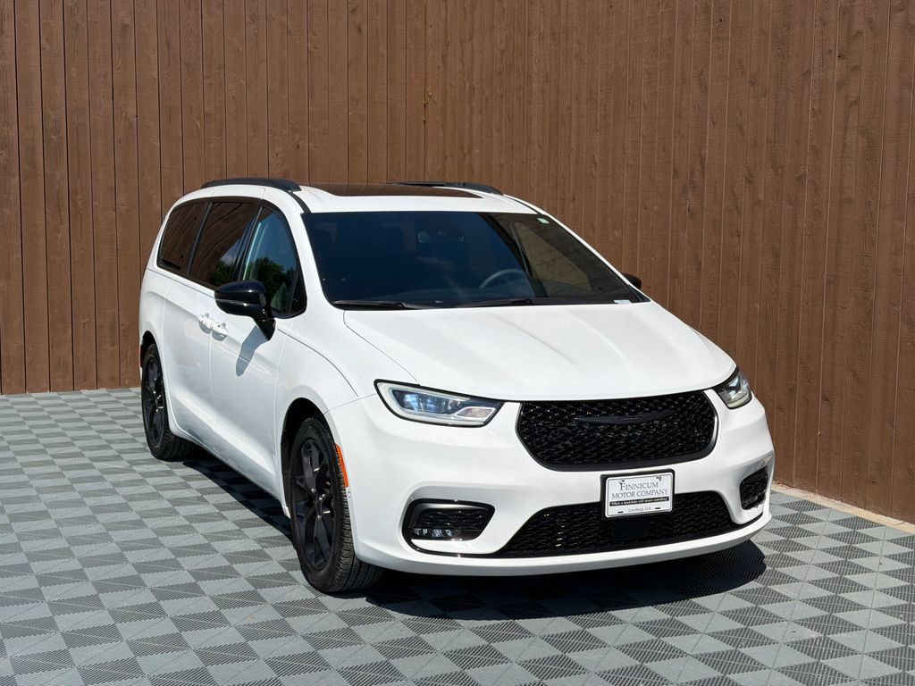 Used 2024 Chrysler Pacifica Touring-L w/ S Appearance Package FWD image 12