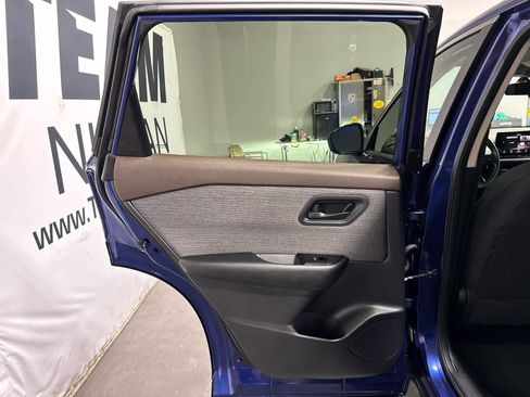 Used 2023 Nissan Rogue S image 23