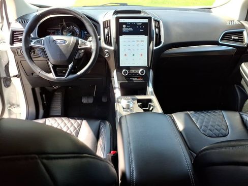 Used 2024 Ford Edge Titanium AWD/4WD image 12