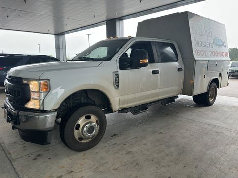 Used 2022 Ford F350 XL w/ Power Equipment Group AWD/4WD image 1