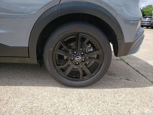 Used 2022 Nissan Kicks SR FWD image 10