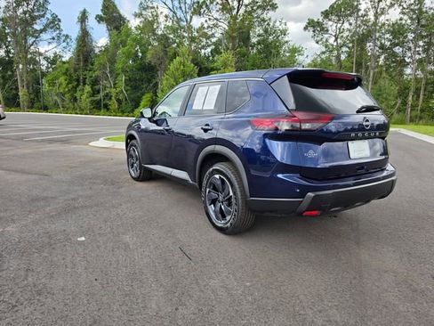 Used 2025 Nissan Rogue SV FWD image 3