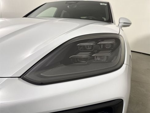New 2026 Porsche Cayenne S image 11