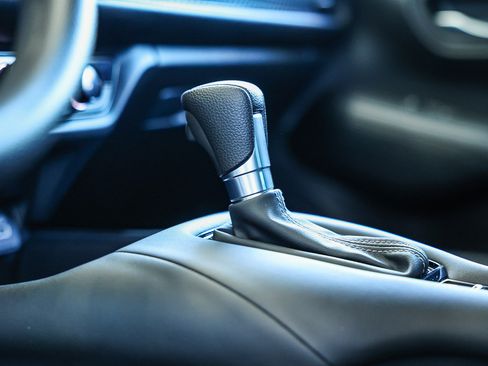 Used 2025 Honda HR-V LX image 31