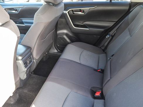 Used 2025 Toyota RAV4 XLE image 19