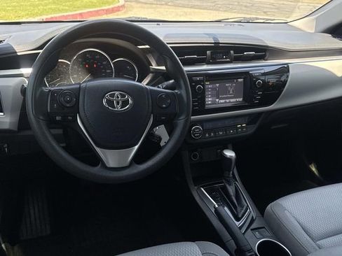 Used 2016 Toyota Corolla LE FWD image 7