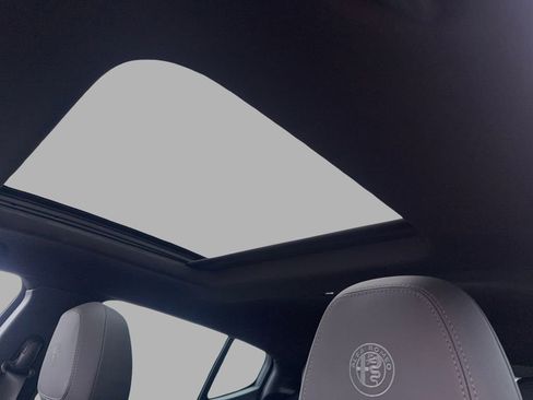 Used 2024 Alfa Romeo Tonale Veloce image 17