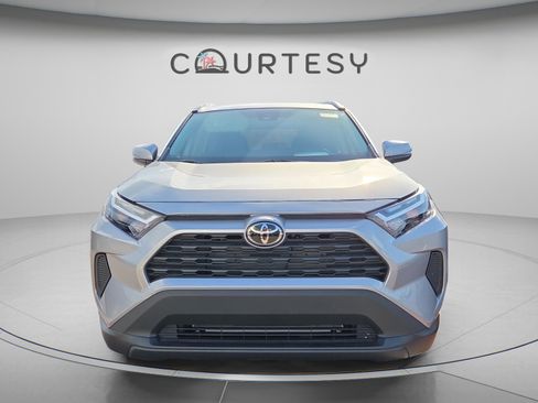 Certified 2025 Toyota RAV4 XLE w/ Convenience Package FWD image 4