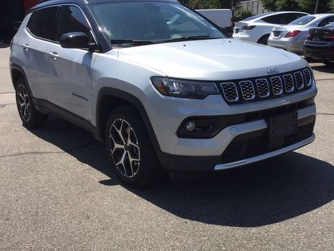 Used 2025 Jeep Compass Limited AWD/4WD image 1