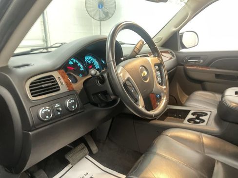 Used 2014 Chevrolet Tahoe LT AWD/4WD image 2