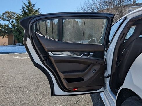 Used 2016 Porsche Panamera GTS image 11