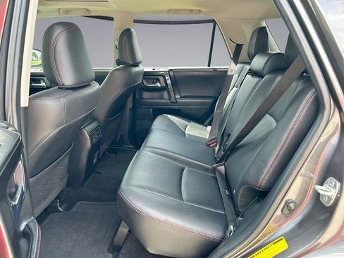 Used 2023 Toyota 4Runner TRD Off-Road Premium w/ Moonroof Package AWD/4WD image 31