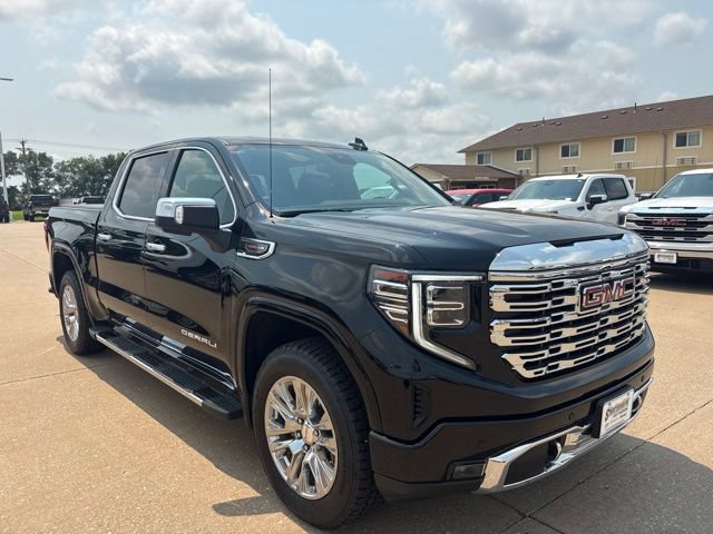 Used 2023 GMC Sierra 1500 Denali AWD/4WD image 1