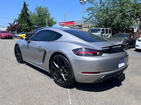Used 2017 Porsche 718 Cayman RWD image 5