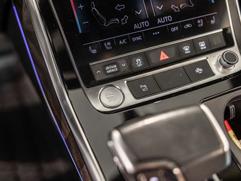 Used 2020 Audi Q8 Premium Plus w/ Premium Plus Package image 29