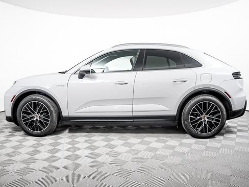 Certified 2025 Porsche Macan Electric w/ Premium Package RWD image 2