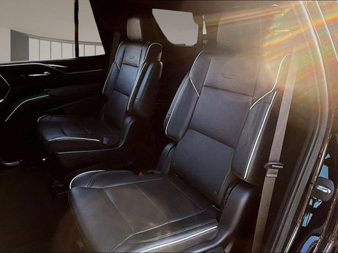 Used 2023 Cadillac Escalade Premium Luxury RWD image 28