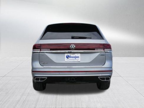 Used 2024 Volkswagen Atlas SEL Premium R-Line image 4