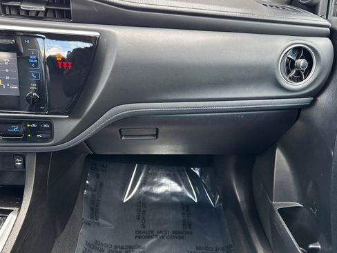 Used 2019 Toyota Corolla SE image 29