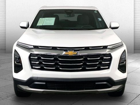 Used 2026 Chevrolet Equinox LT FWD image 2