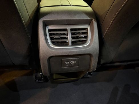 Used 2025 Chevrolet Blazer LT FWD image 23