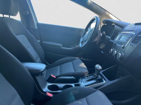 Used 2017 Kia Forte LX FWD image 15