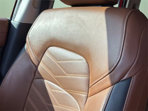 Used 2023 Nissan Pathfinder Platinum image 47