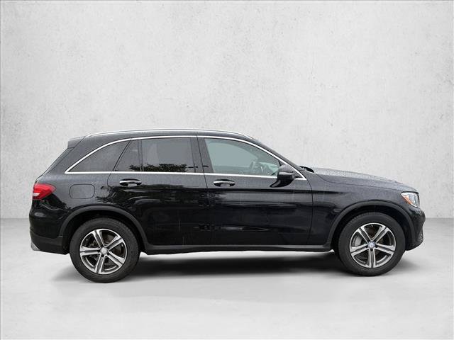 Used 2017 Mercedes-Benz GLC 300 4MATIC image 4