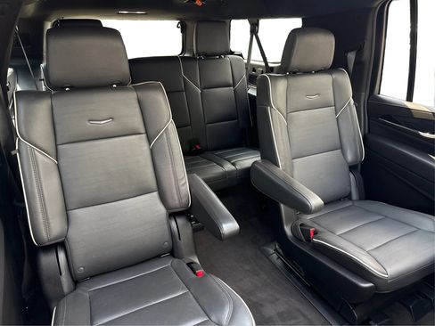 Used 2024 Cadillac Escalade ESV Sport w/ LPO, ONYX Package AWD/4WD image 12