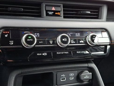 Certified 2025 Honda Pilot TrailSport image 18