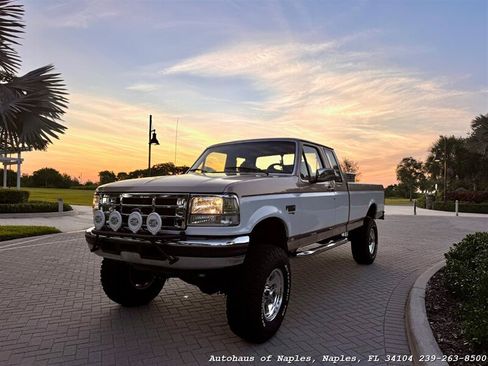 Used 1997 Ford F250 4x4 SuperCab Heavy Duty image 2