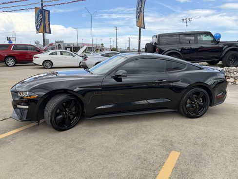 Used 2022 Ford Mustang GT Premium w/ Equipment Group 401A RWD image 6