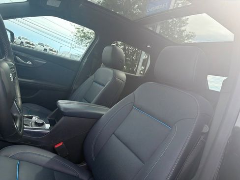 Used 2025 Chevrolet Blazer RS w/ Enhanced Convenience Package AWD/4WD image 8