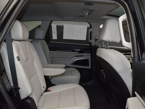 Used 2025 Kia Telluride S FWD image 12