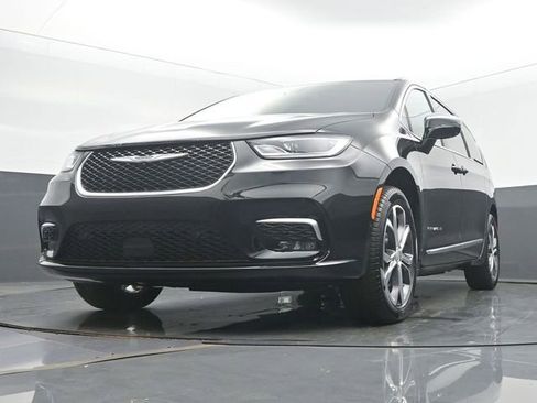 New 2026 Chrysler Pacifica Pinnacle image 38
