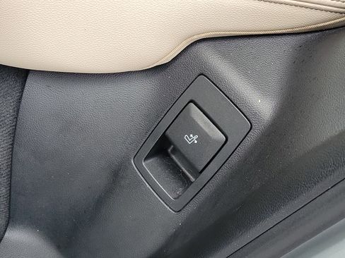 Used 2021 BMW X3 sDrive30i w/ Premium Package image 16