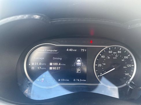Used 2021 Nissan Versa SV FWD image 25