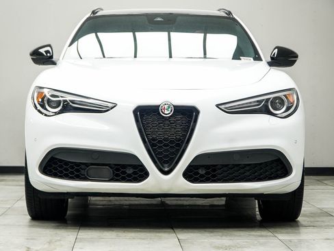 Used 2023 Alfa Romeo Stelvio Veloce AWD/4WD image 6