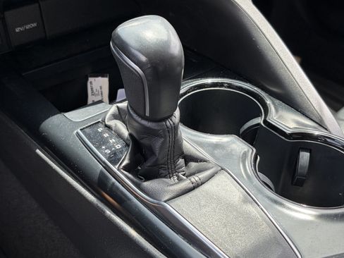Certified 2020 Toyota Camry SE w/ Convenience Package FWD image 7