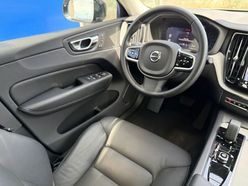 Used 2025 Volvo XC60 B5 Plus AWD/4WD image 12