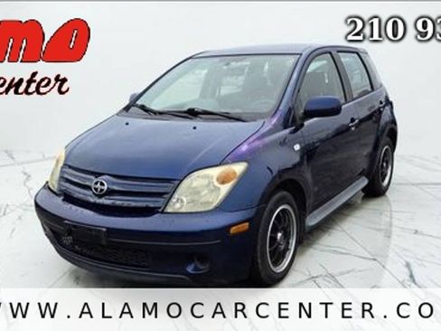 Used 2005 Scion xA FWD image 1