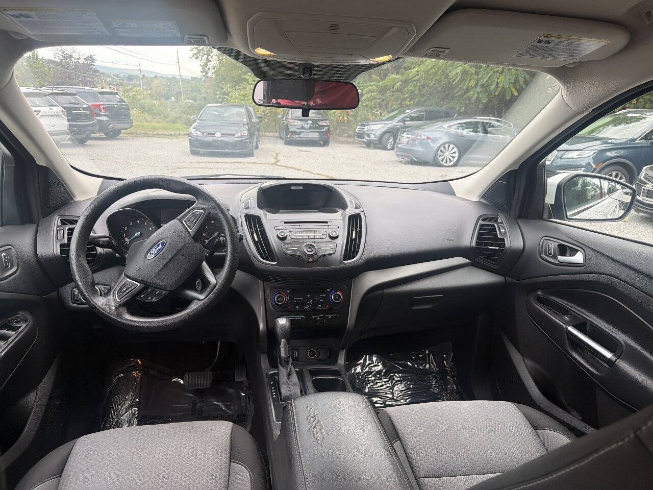 Used 2017 Ford Escape SE FWD image 17