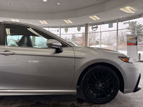 Used 2023 Toyota Camry SE image 6